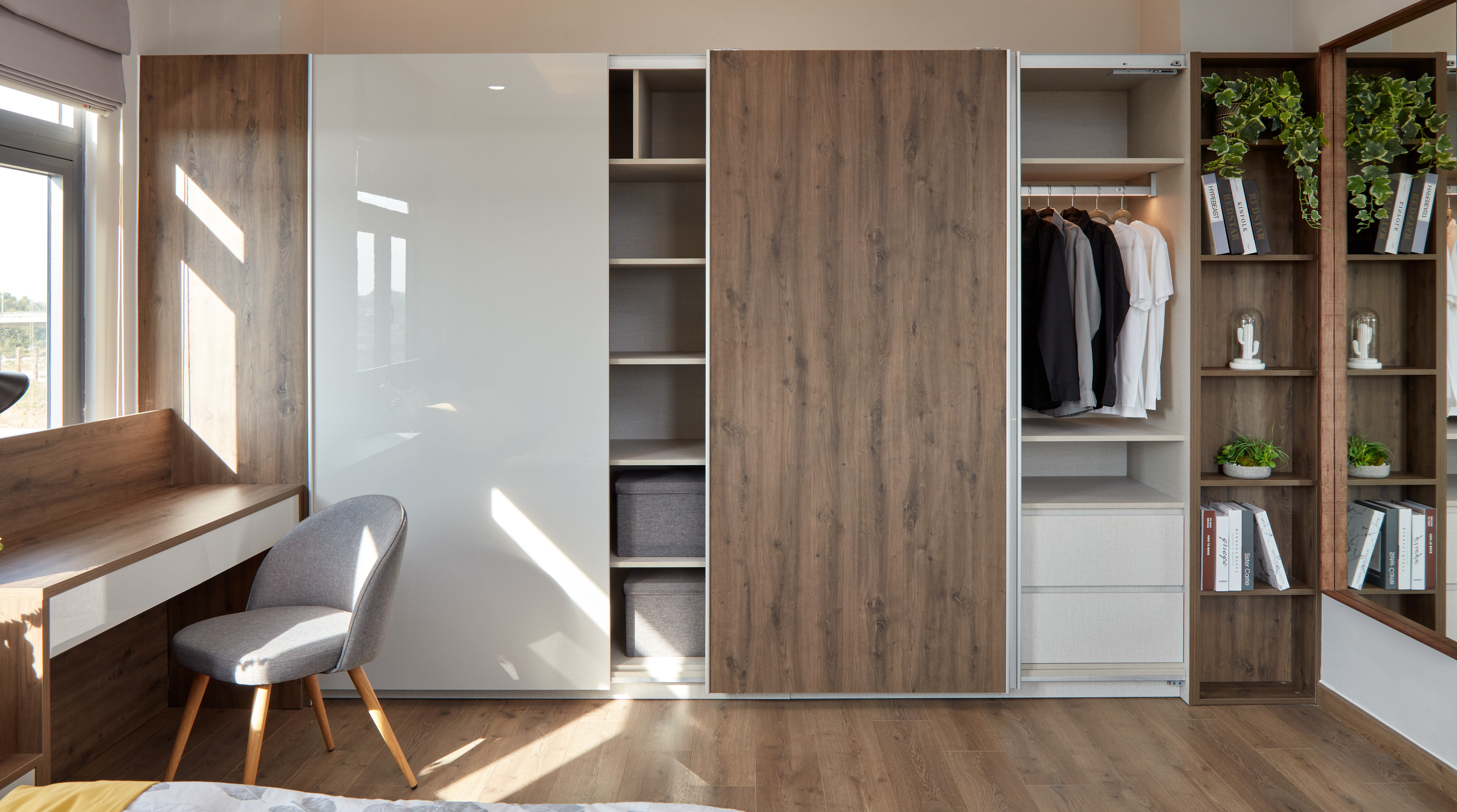 HIGH QUALITY - ACRYLIC