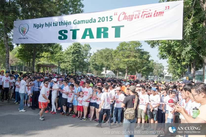 AN CUONG ACCOMPANYING WITH HEARTBEAT VIETNAM FUND TO PARTICIPATE IN THE “RUNNING FOR HEART 2015” PROGRAM