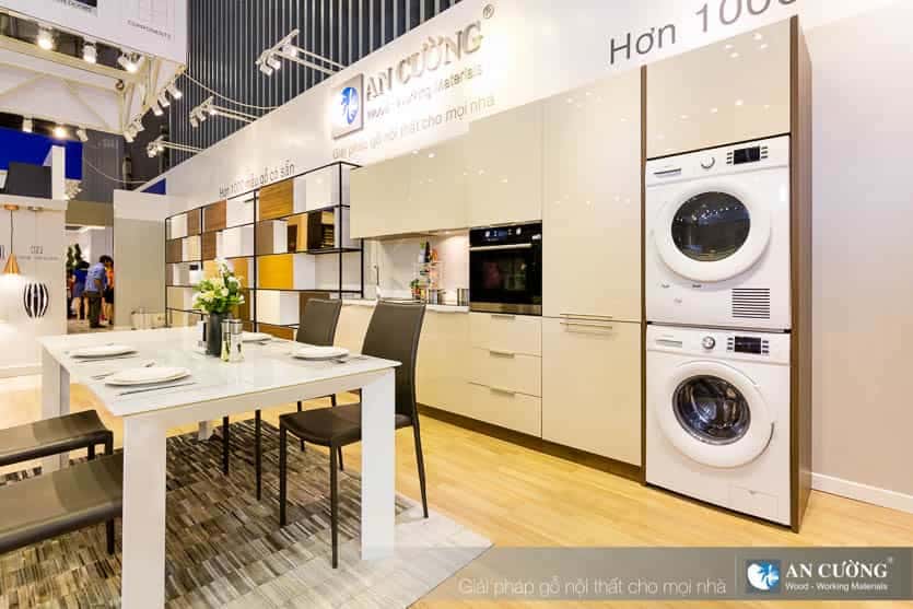 AN CUONG WOOD “SCORED” WITH THE MODEL OF STUDIO FLAT AT VIETBUILD HO CHI MINH 2016