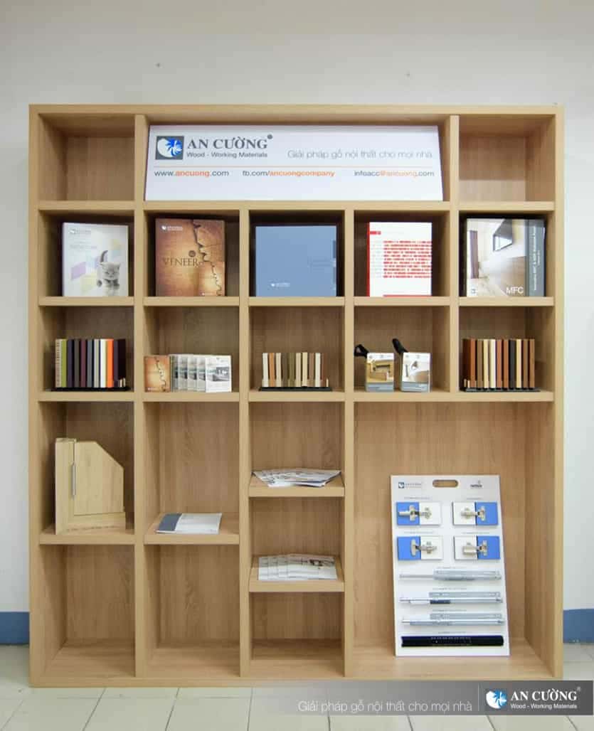 AN CƯỜNG TRAO TẶNG GÓC VẬT LIỆU - TRƯỜNG ĐẠI HỌC VĂN LANG