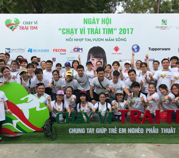 AN CUONG ACCOMPANYING WITH RUNNING FOR HEART 2017