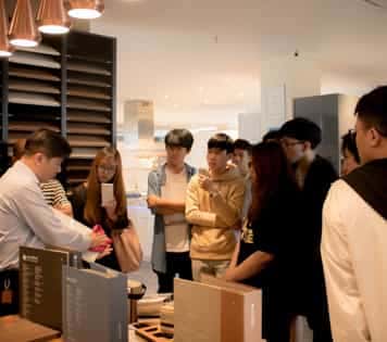 SINH VIÊN KHOA NỘI THẤT TRƯỜNG ĐẠI HỌC HOA SEN THAM QUAN THỰC TẾ SHOWROOM AN CƯỜNG