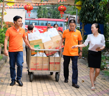 YEAR-END VOLUNTEER WORK OF THE AN CUONG WOOD