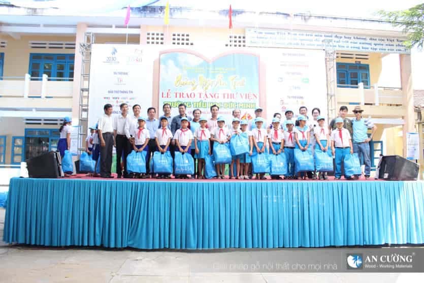 AN CUONG ACCOMPANYING WITH 8TH CARAVAN LIBRARY 2030 – QUANG NGAI 