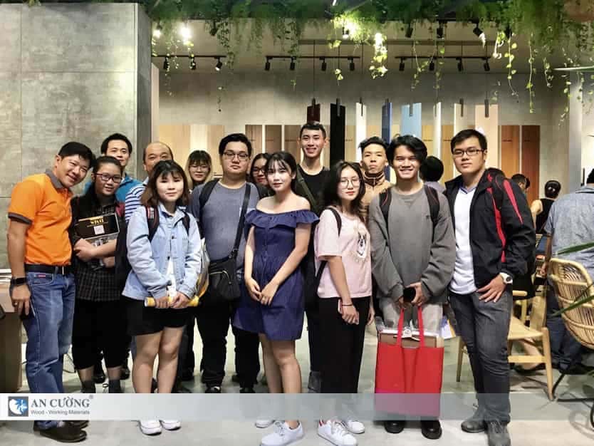 KHÁCH HÀNG RỘN RÀNG THAM QUAN GIAN HÀNG AN CƯỜNG NHỮNG NGÀY CUỐI TRƯỚC THỀM VIETBUILD HCM 2018 KẾT THÚC