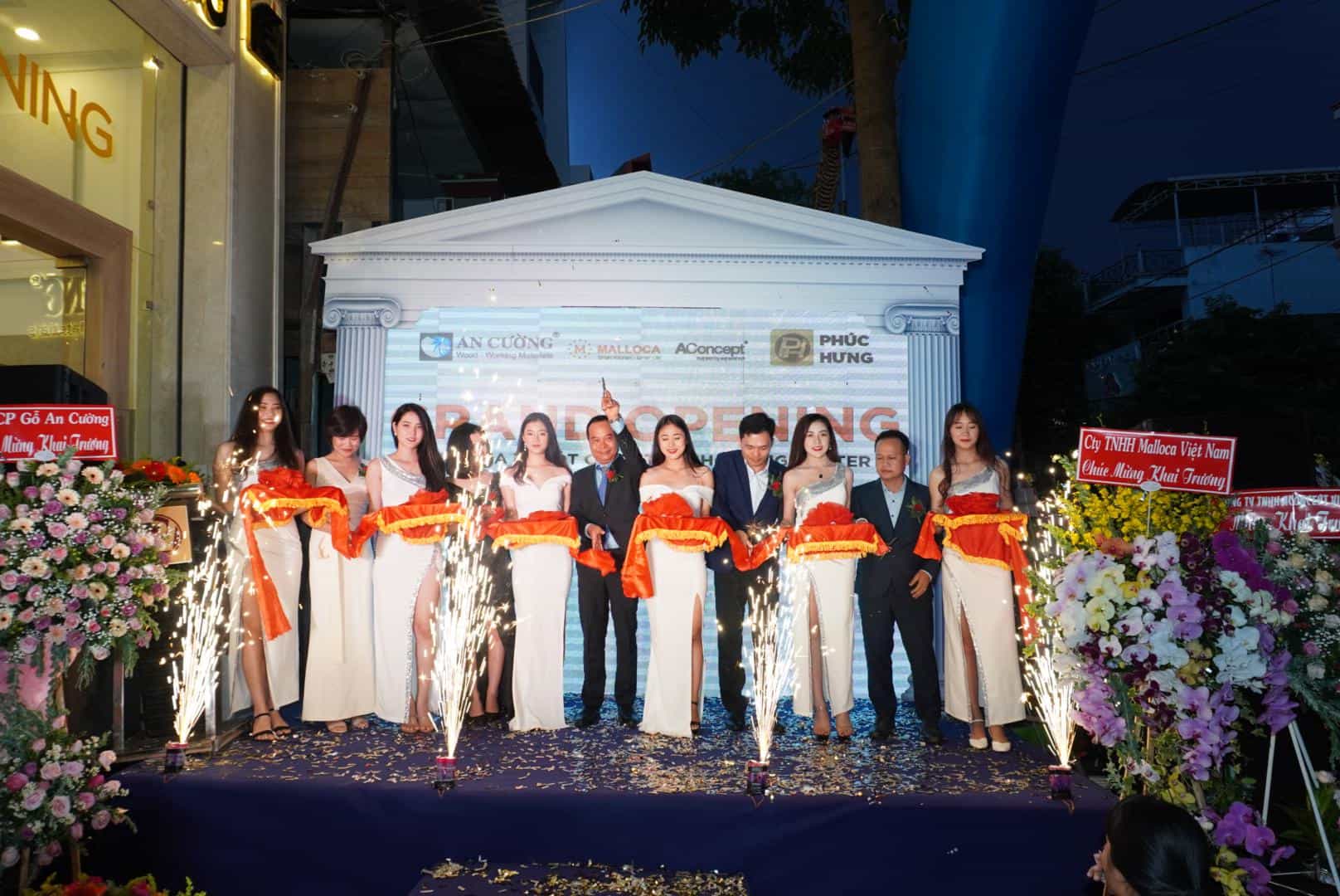 THÀNH PHỐ CAO NGUYÊN ĐÓN CHÀO BUÔN MA THUỘT ONE-STOP SHOPPING CENTER