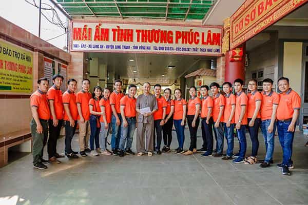 HAPPY SMILING HOPE TO VISIT AND GIVE GIFTS TO A  PHAM LAM HOUSE OF LOVE