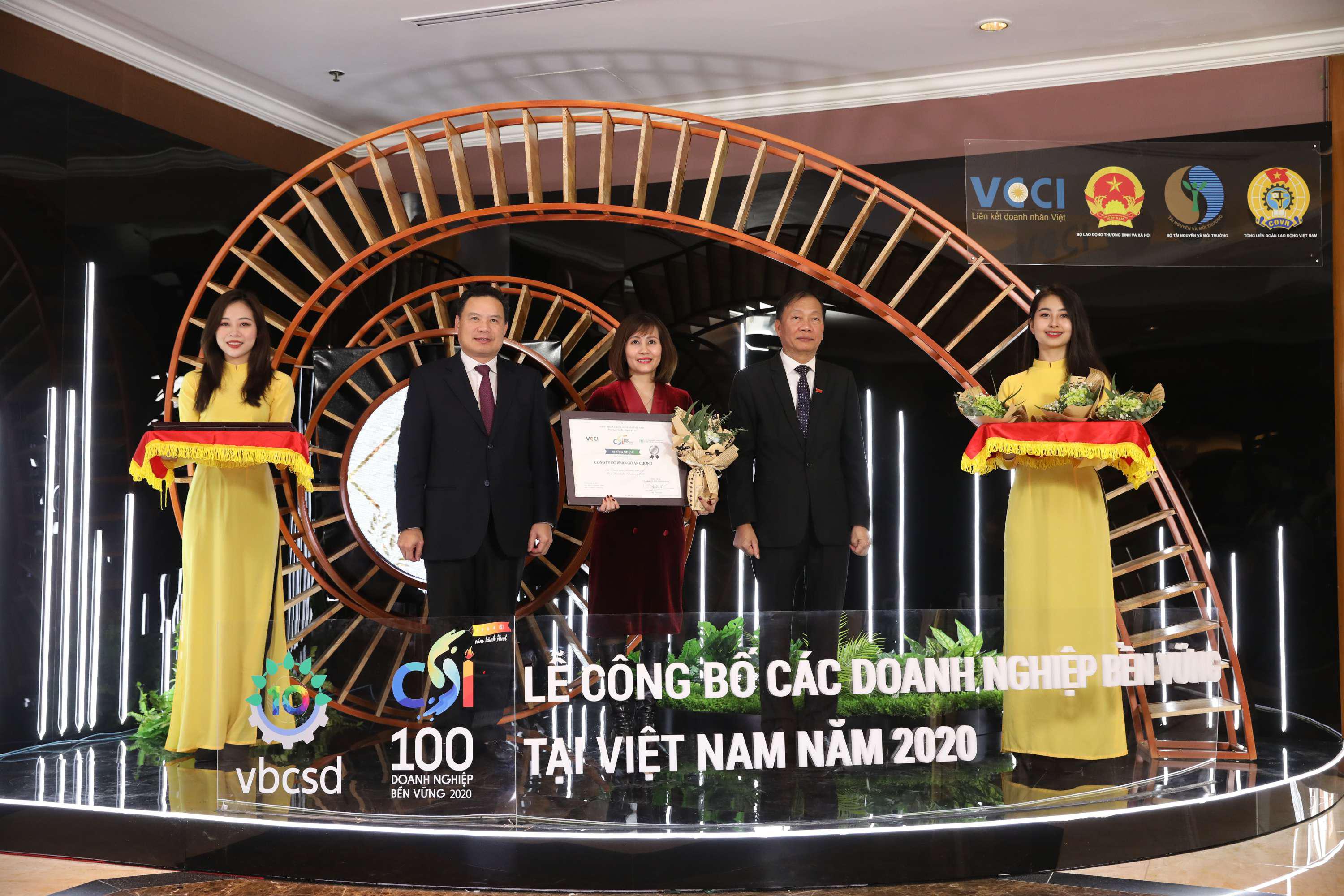 GỖ AN CƯỜNG TIẾP TỤC VINH DANH TOP 100 DOANH NGHIỆP PHÁT TRIỂN BỀN VỮNG 2020