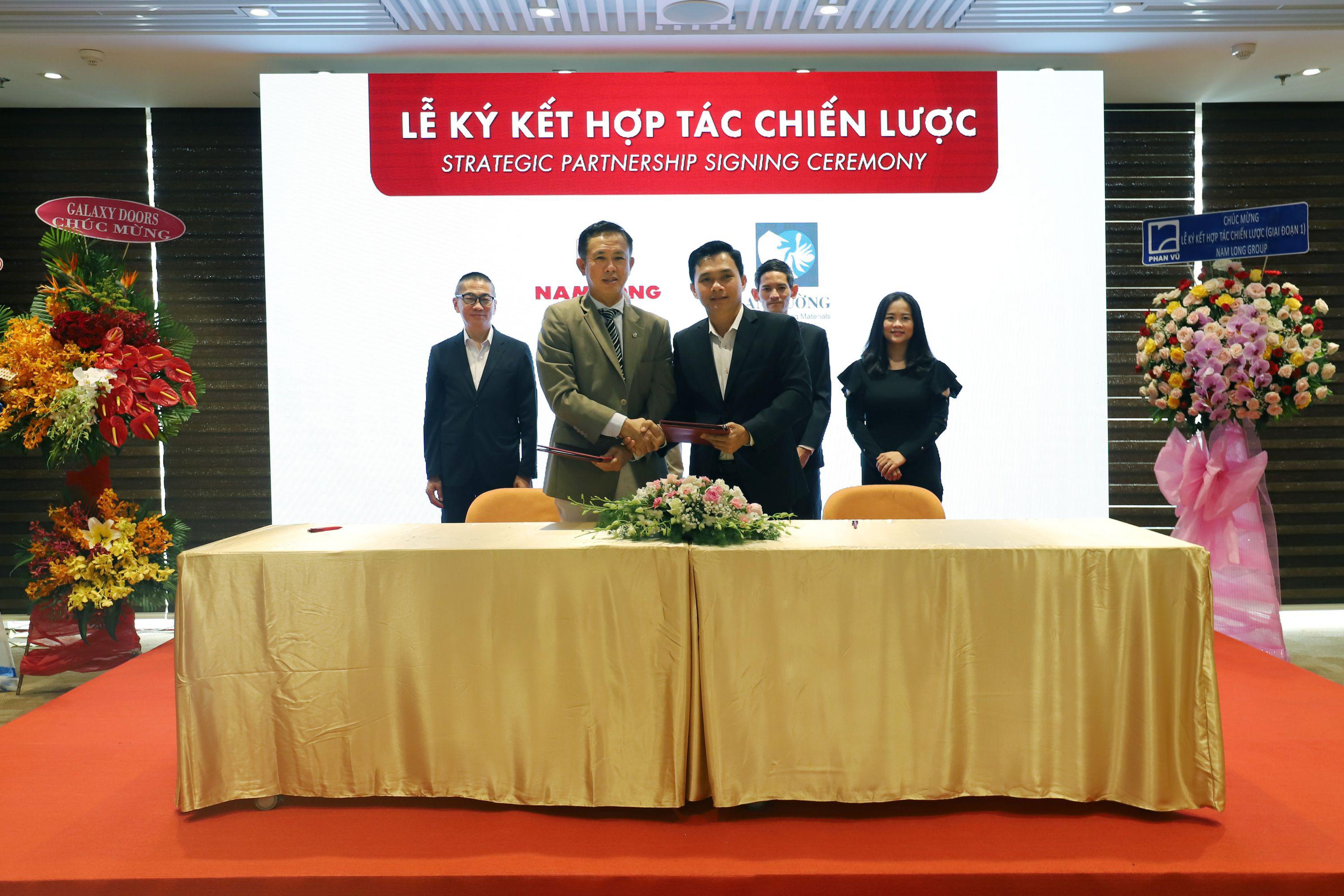 AN CUONG WOOD IS HONORED TO SIGN A STRATEGIC COOPERATION WITH NAM LONG GROUP