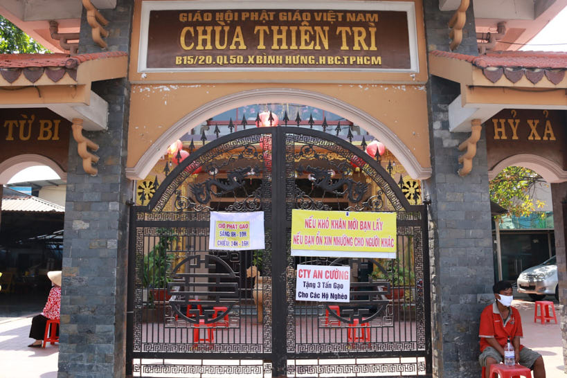 "RICE ATM" OF GRATITUDE HELPS POOR PEOPLE OVERCOME DIFFICULTIES