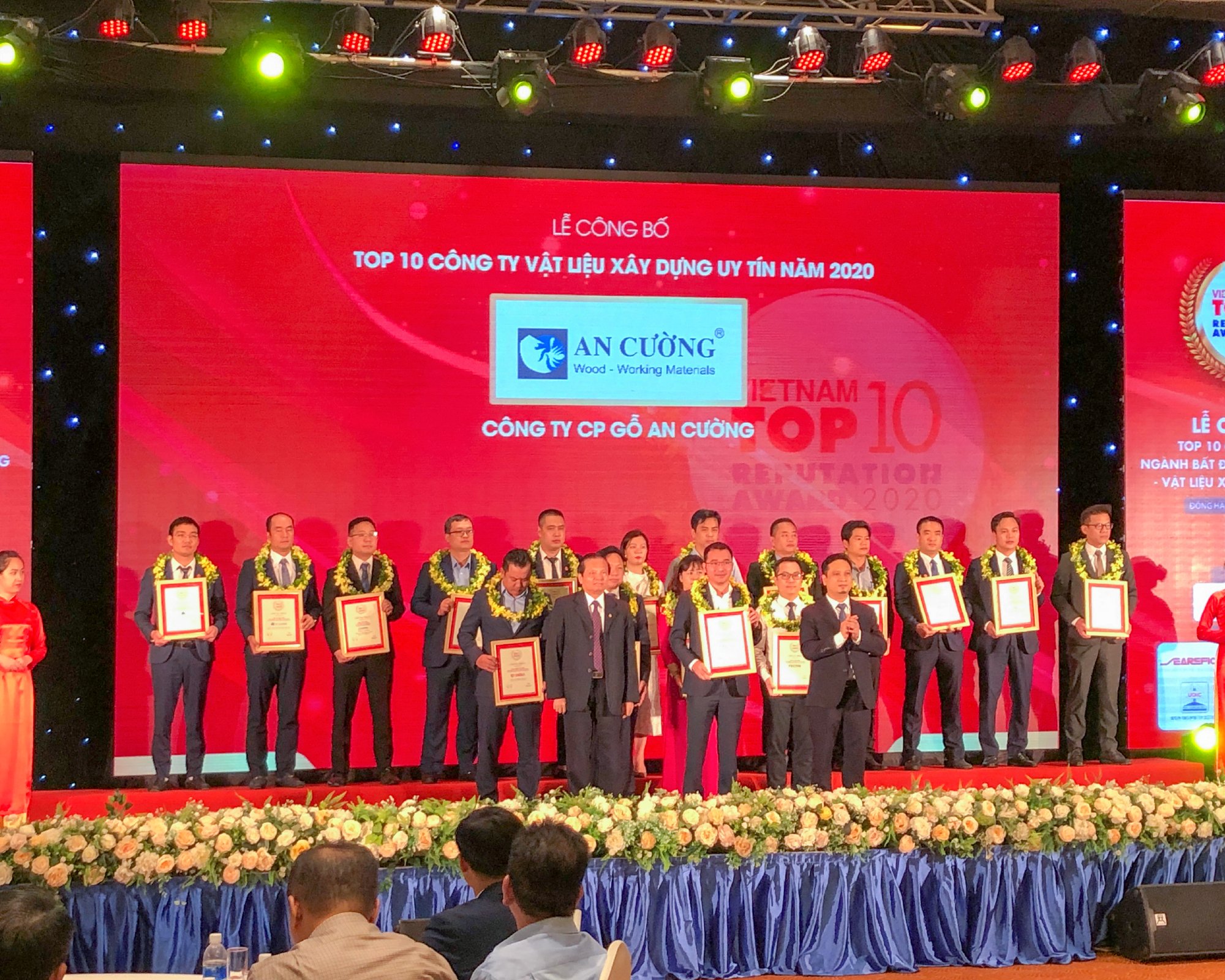 LỄ CÔNG BỐ TOP 10 CÔNG TY VẬT LIỆU XÂY DỰNG UY TÍN NĂM 2020