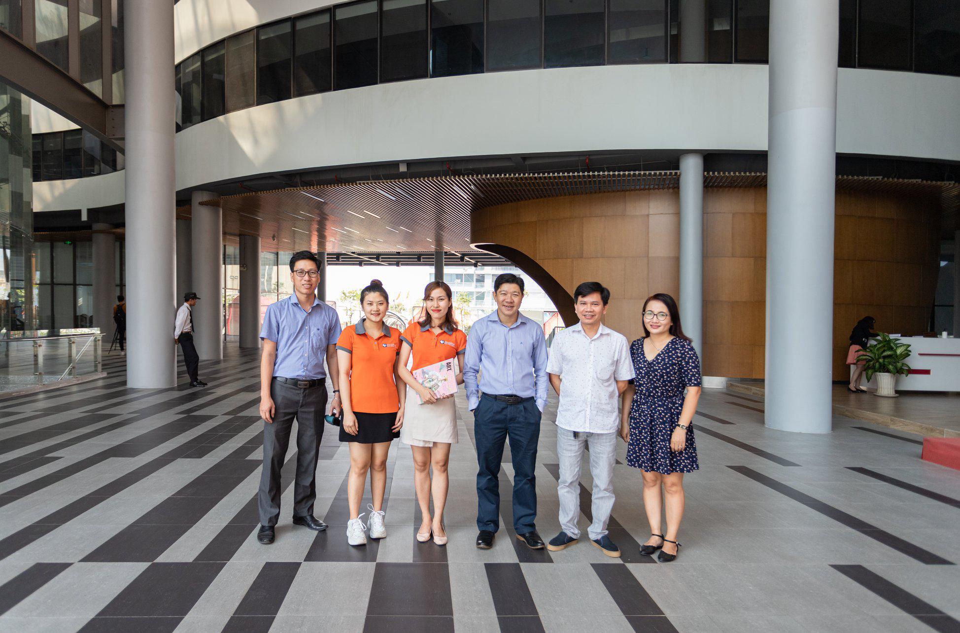 GỖ AN CƯỜNG ĐẾN THAM QUAN & LÀM VIỆC TẠI TRƯỜNG ĐẠI HỌC VĂN LANG