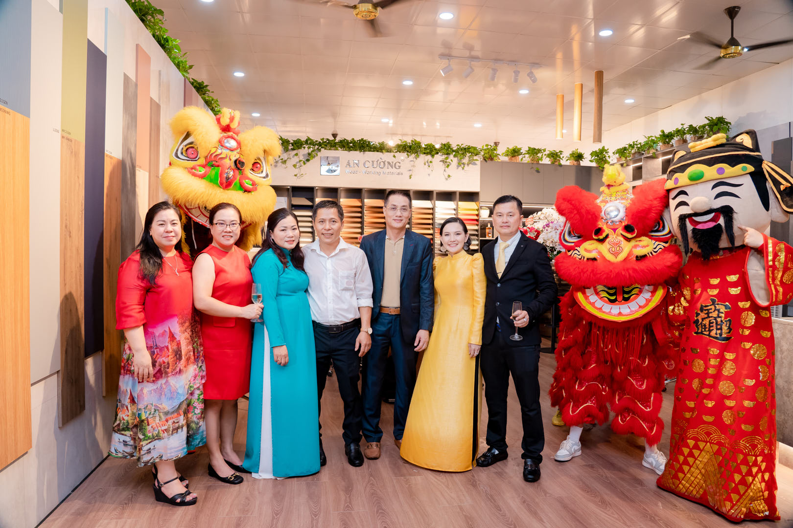 AN CUONG CO-OPERATE WITH WOOD DISTRIBUTOR BAO HAN ESTABLISH SHOWROOM IN LONG KHANH - DONG NAI