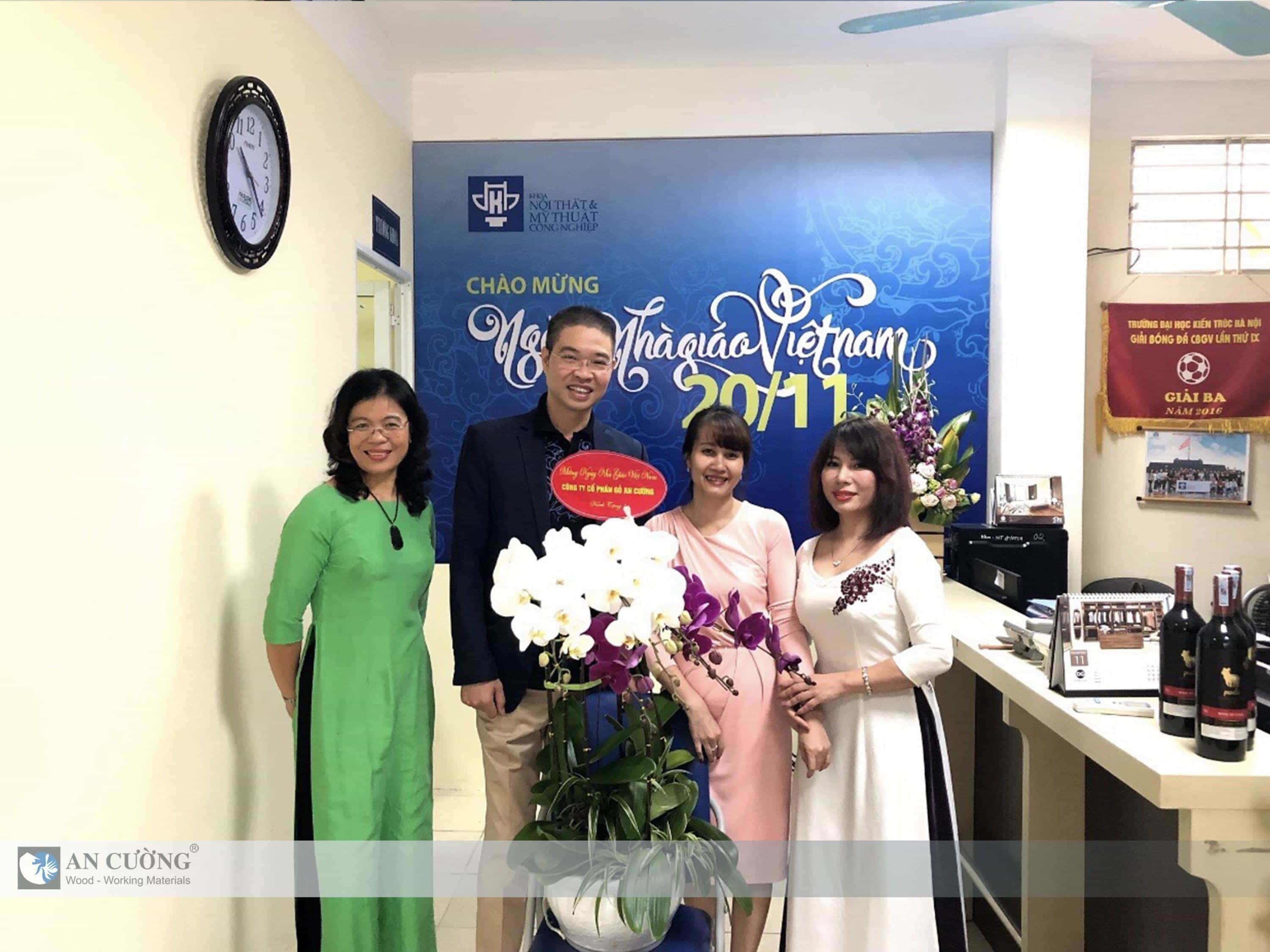 LỄ KHAI MẠC TRIỂN LÃM MỸ THUẬT VÀ TRI ÂN CÁC NHÀ GIÁO NHÂN NGÀY 20-11