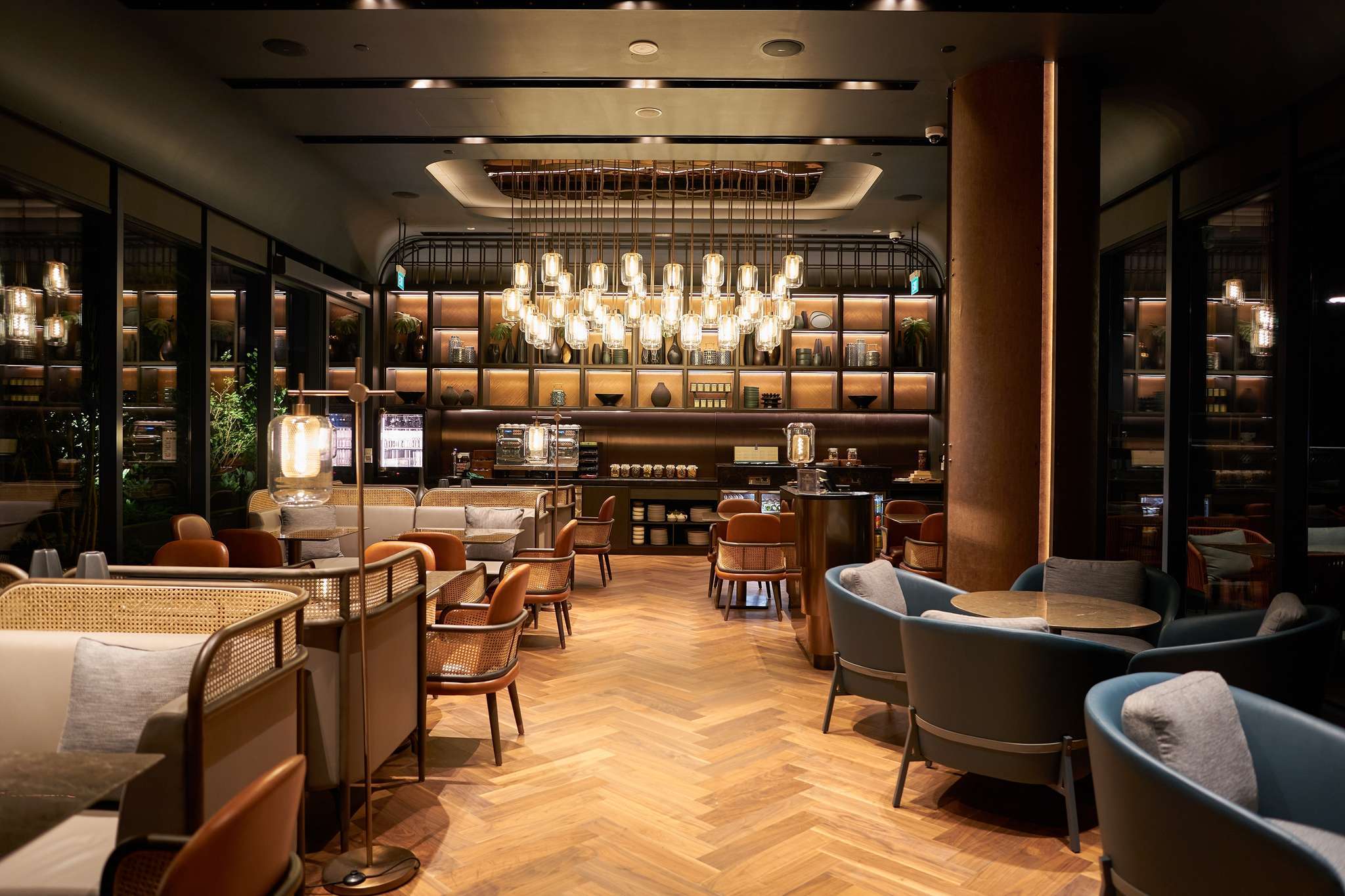 KHÁCH SẠN & NHÀ HÀNG