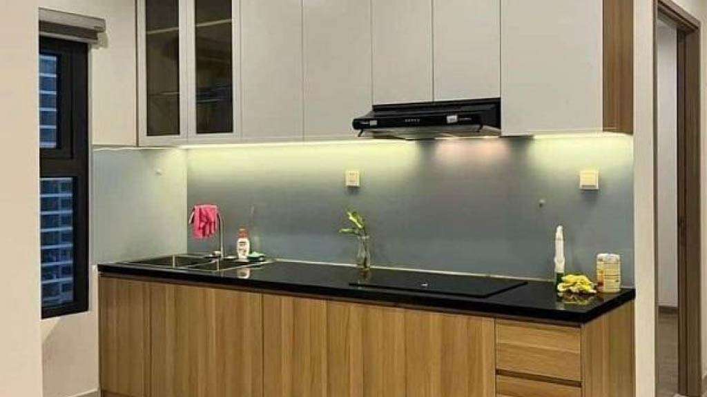 mẫu tủ bếp acrylic chữ i