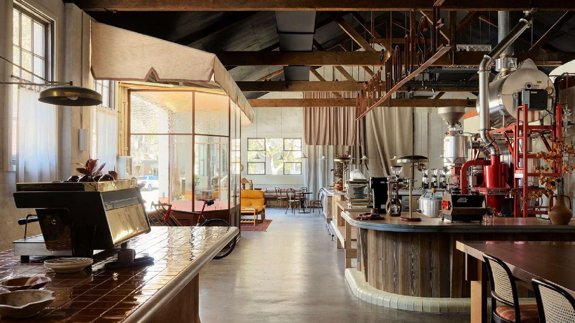 mẫu quán cafe phong cách nội thất industrial