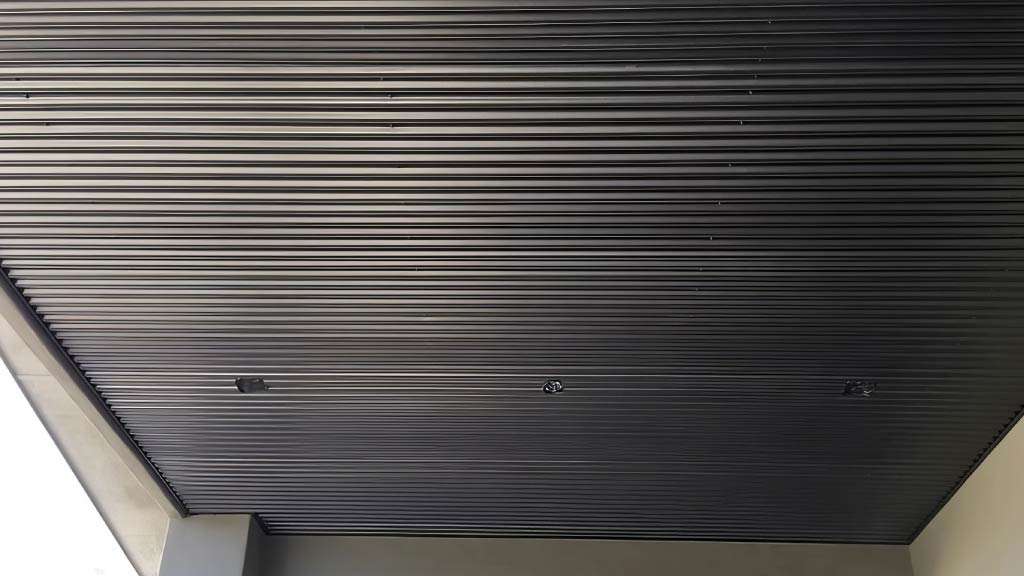 ốp trần bằng tấm lam sóng