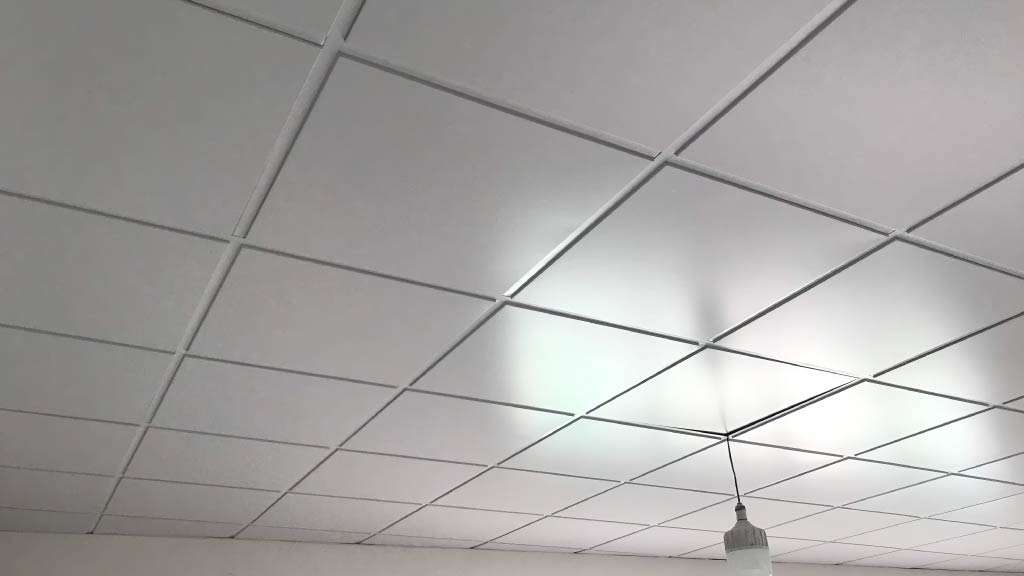 tấm ốp trần nhôm