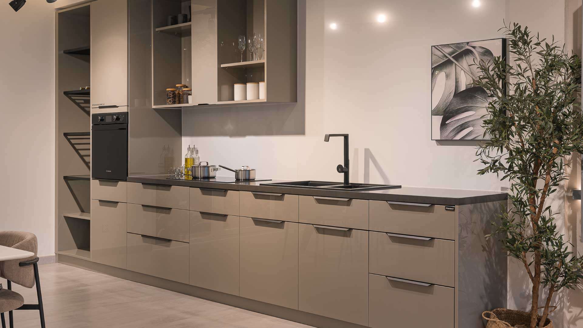 mẫu tủ bếp laminate chữ i