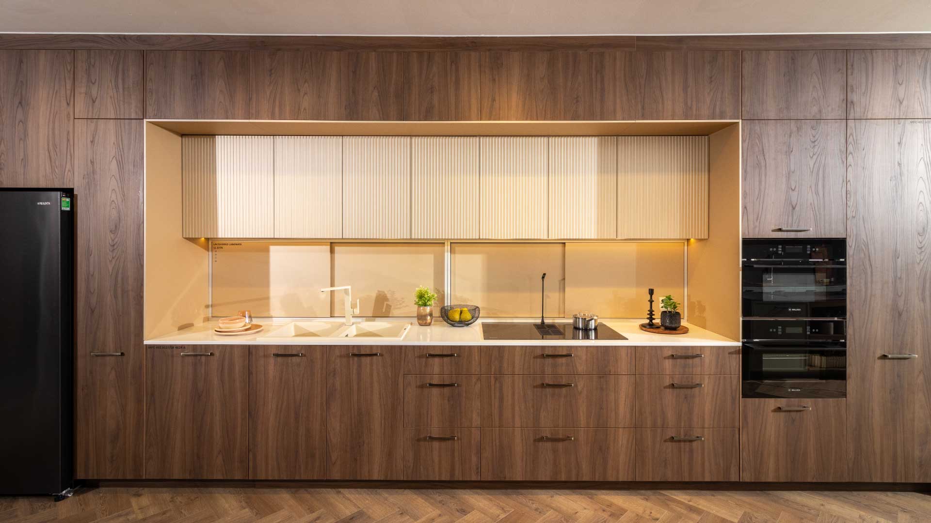 minh họa tủ bếp melamine