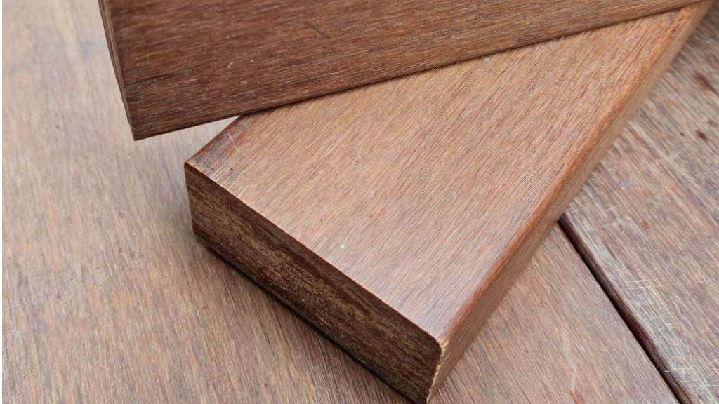 tấm ốp cột gỗ tre ép