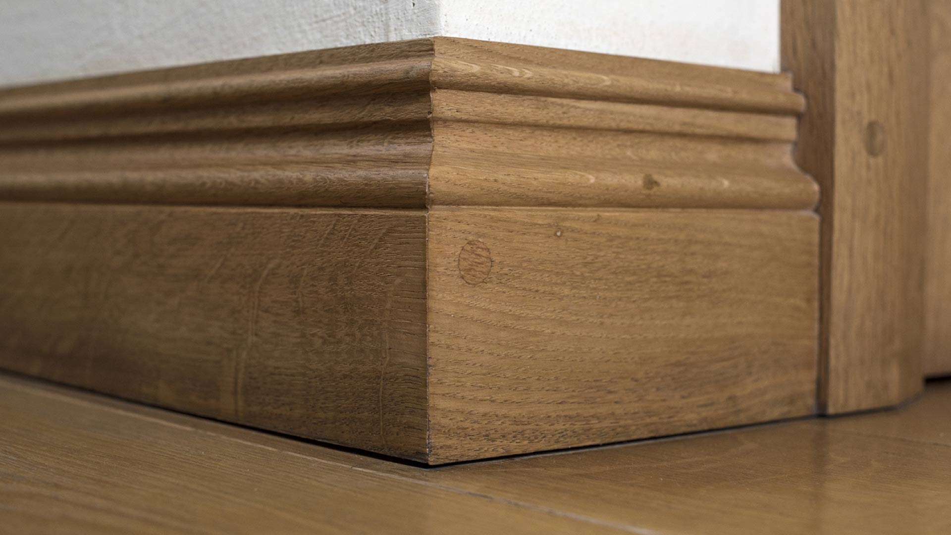 len tường gỗ tự nhiên