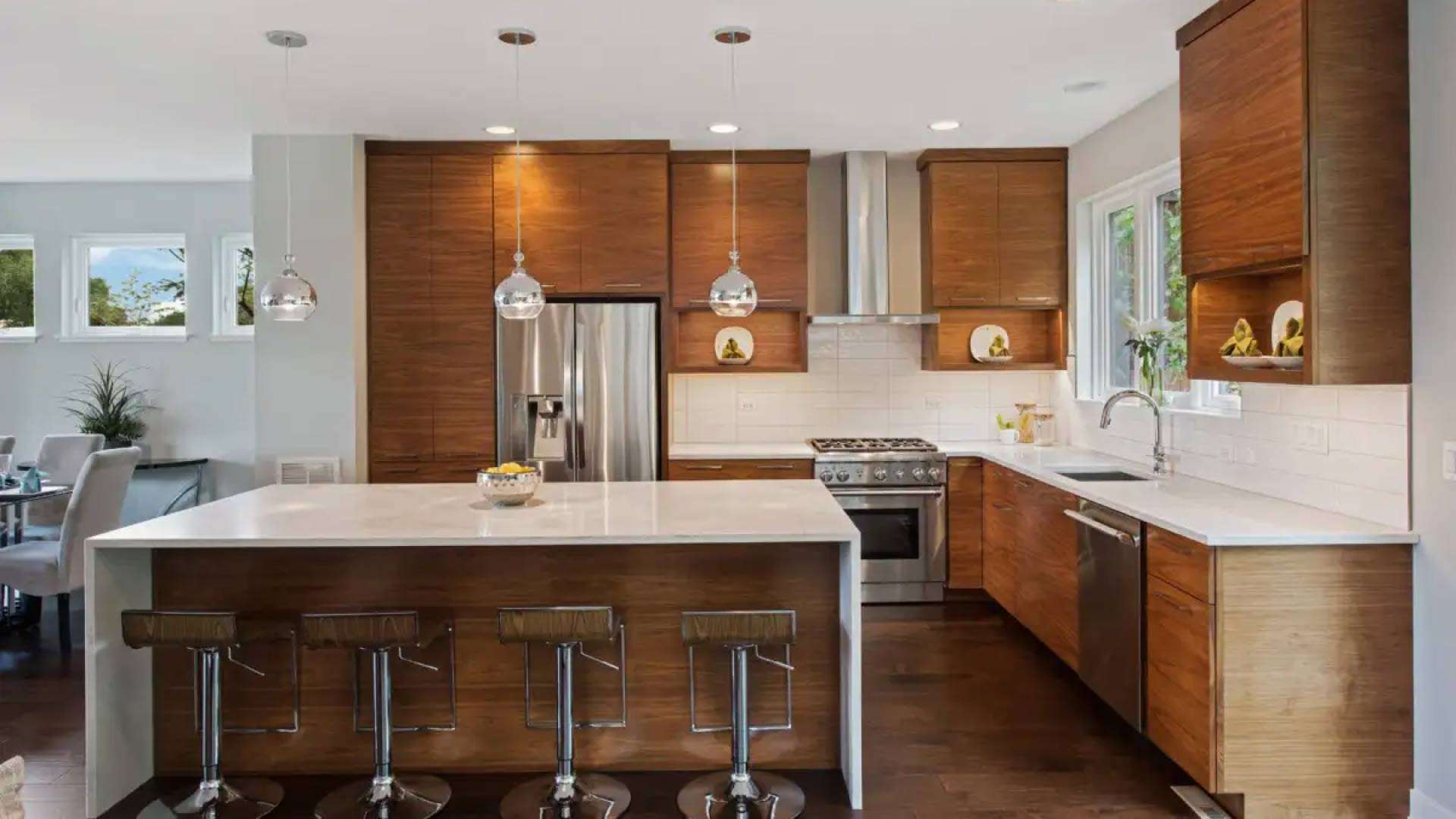 tủ bếp gỗ plywood phủ veneer