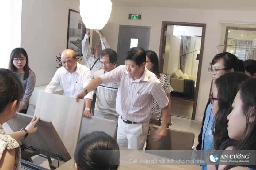 showroom-03-60 0.jpg