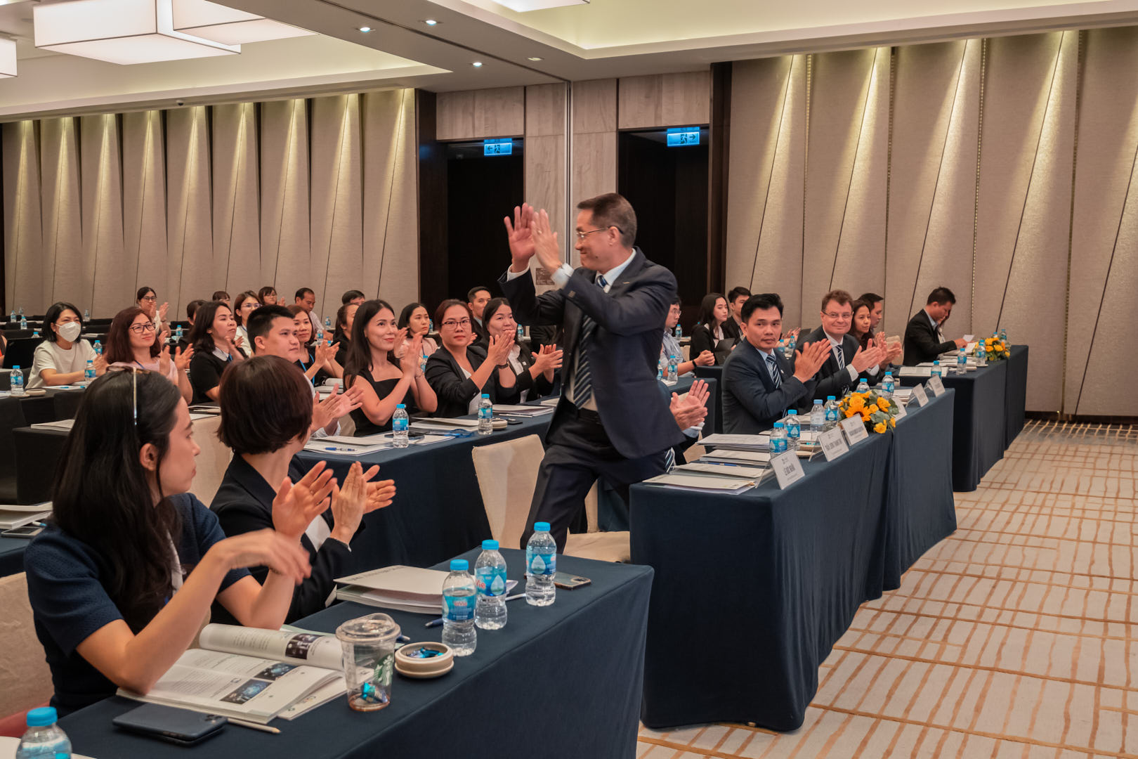 ancuong-dhcd-n ewworld-7-6-20 22-3.jpg