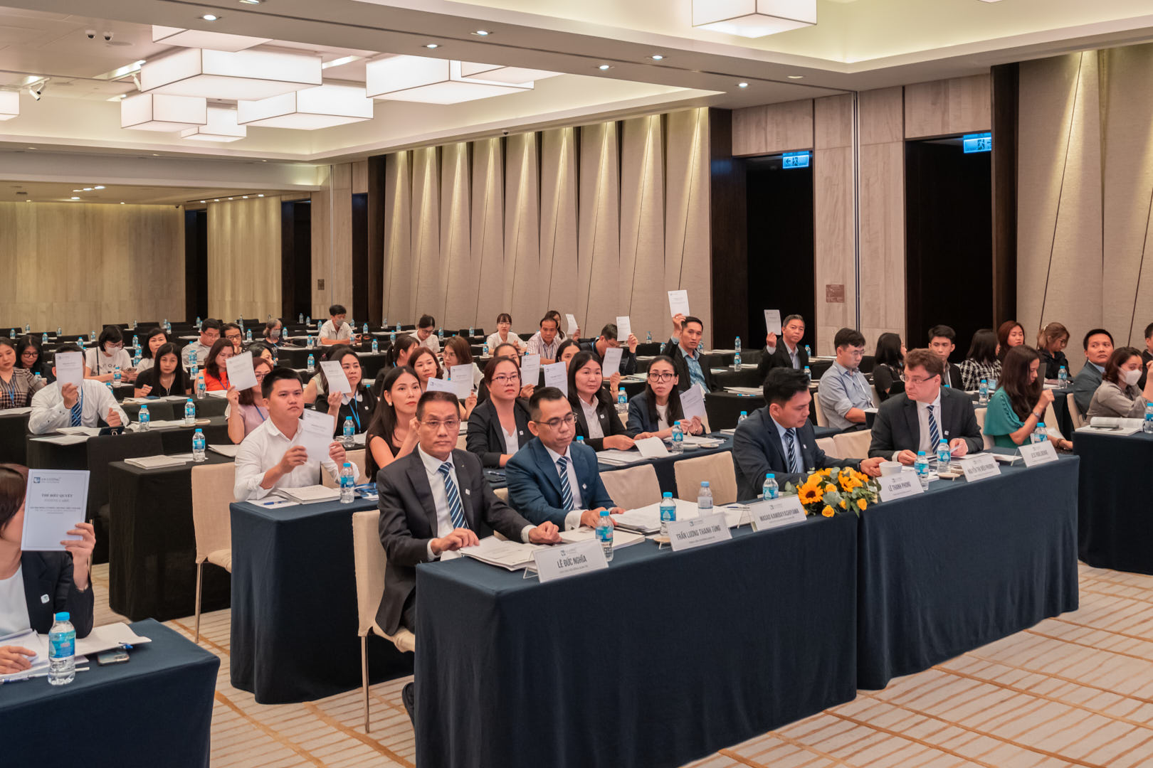 ancuong-dhcd-n ewworld-7-6-20 22-5.jpg