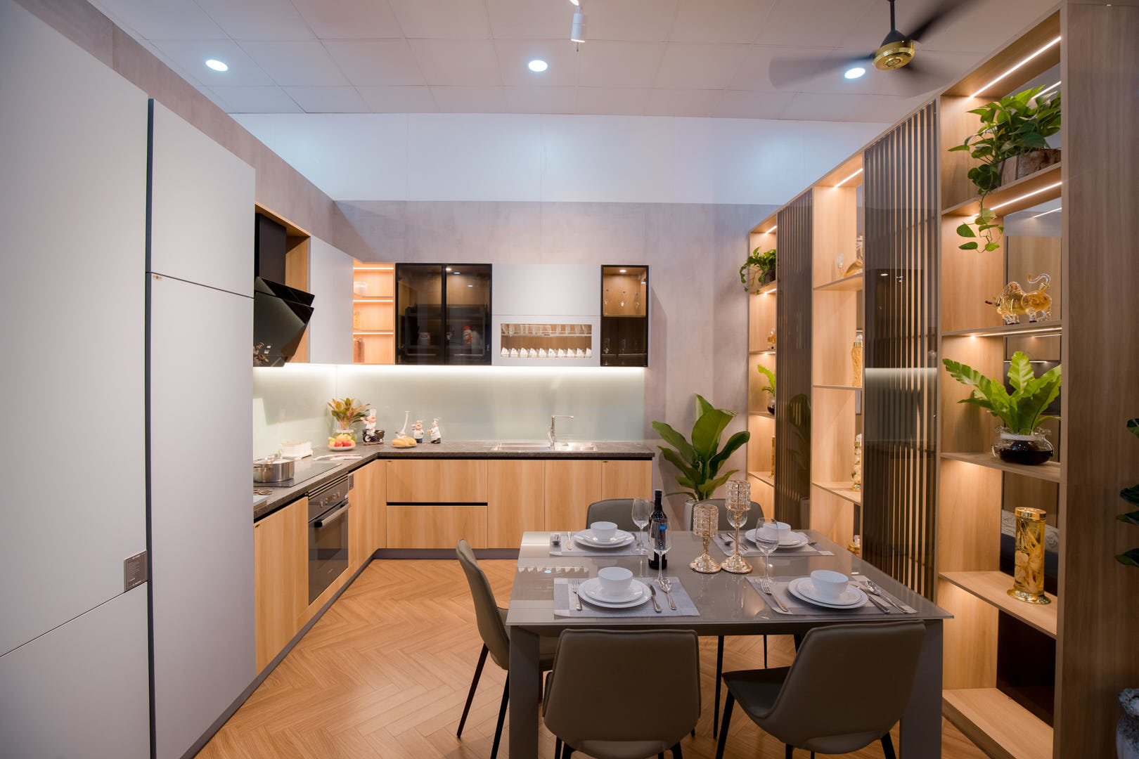 ancuong-baohan -showroom-0.jp g