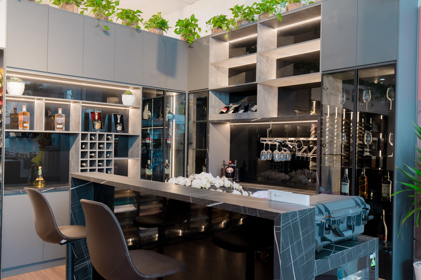 ancuong-baohan -showroom-0.jp g