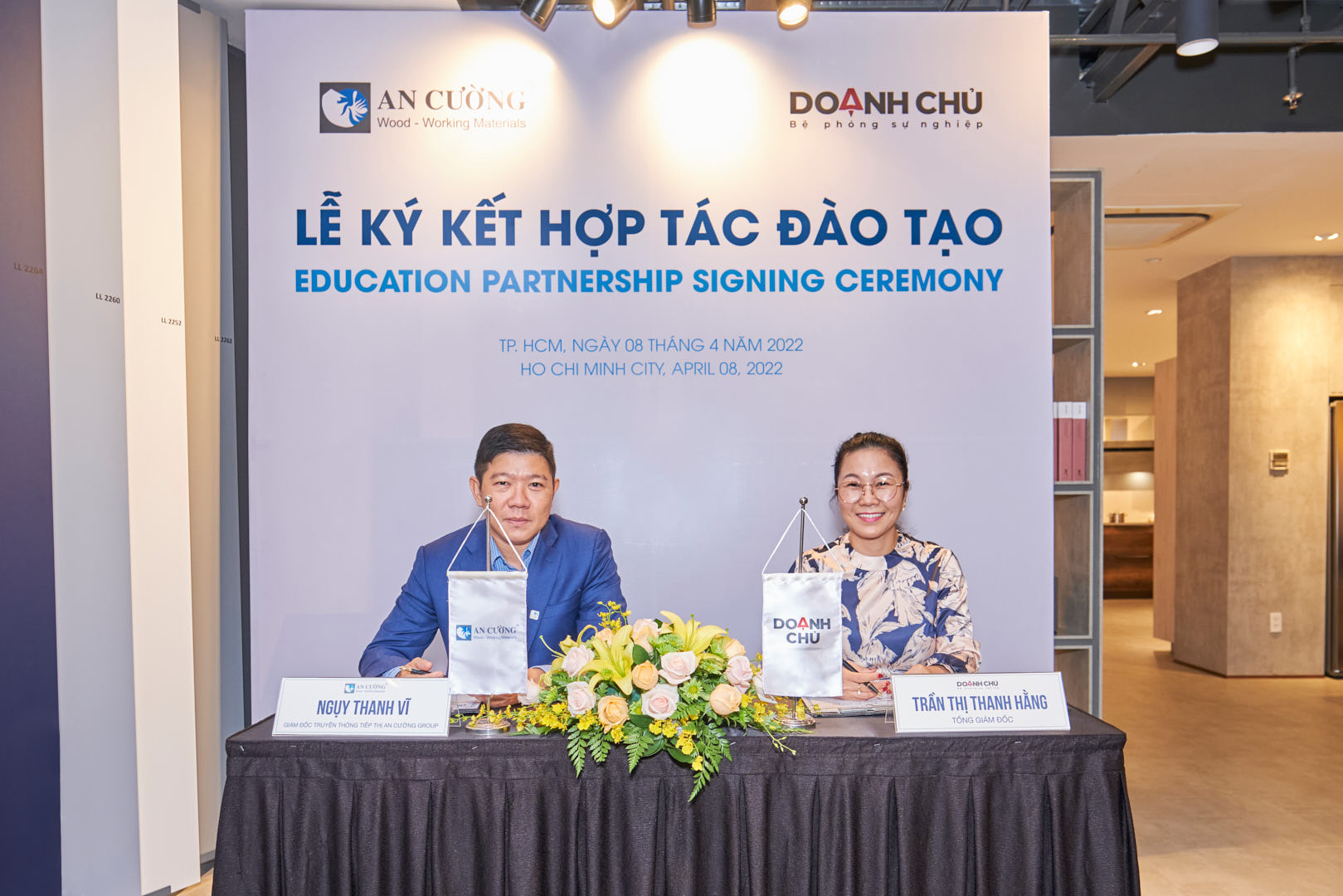 _DSF2298-ancuo ng-doanh-chu.j pg