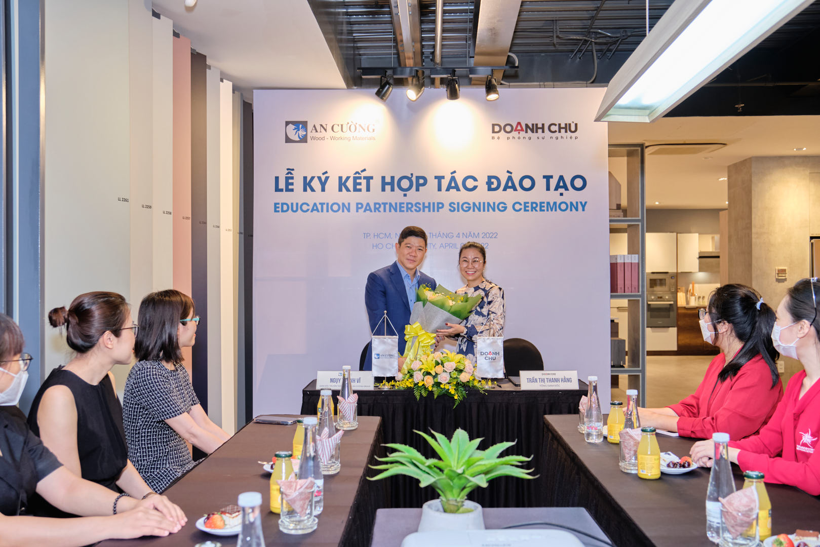 _DSF2313-ancuo ng-doanh-chu.j pg