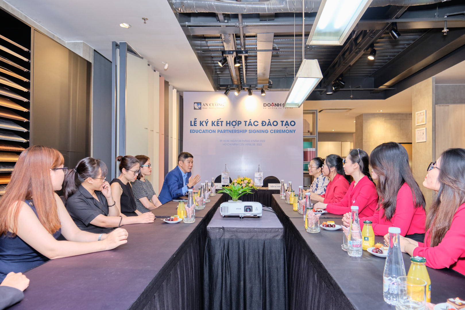 _DSF2336-ancuo ng-doanh-chu.j pg