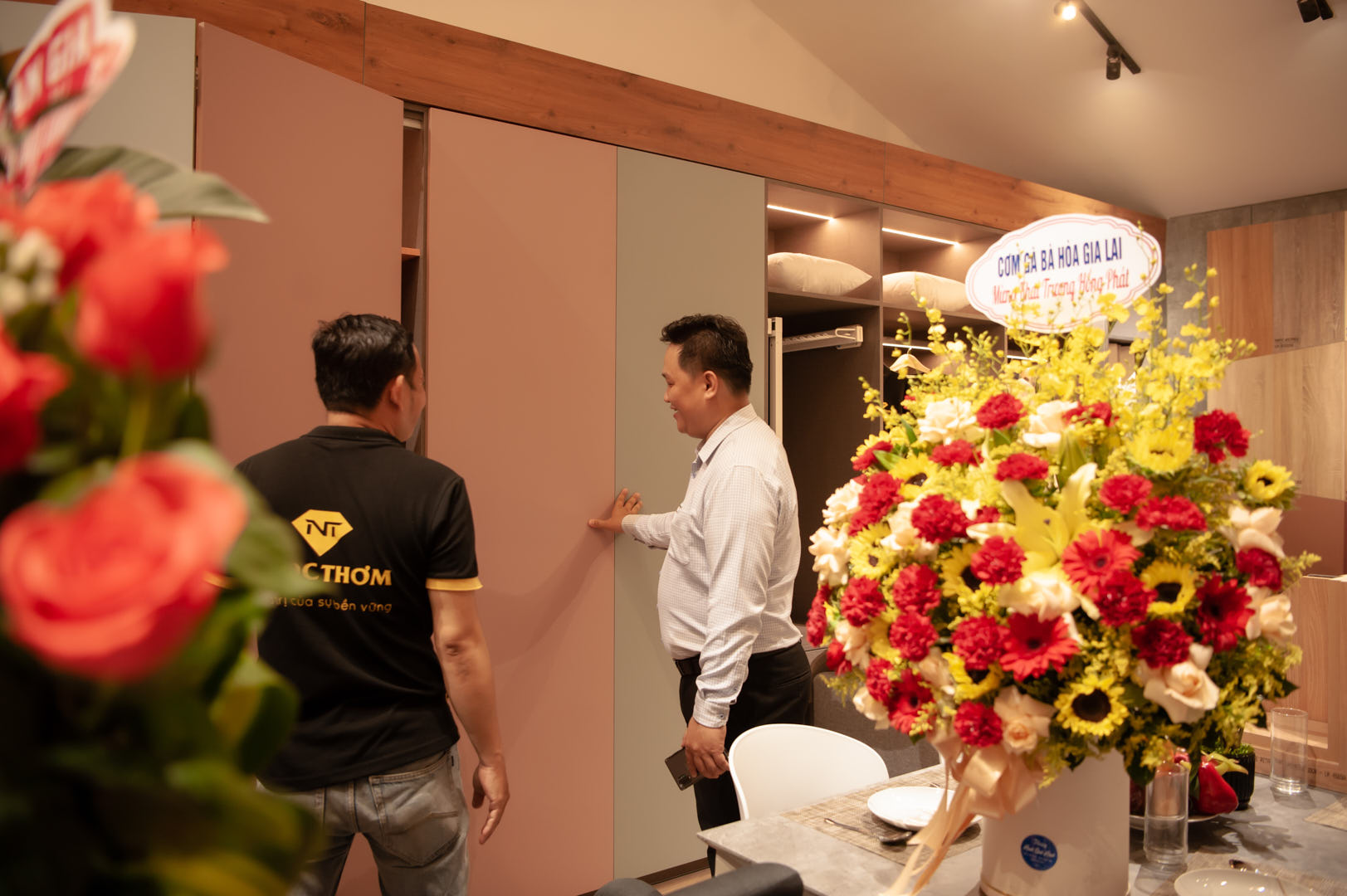 ancuong-ngocth om-1.jpg