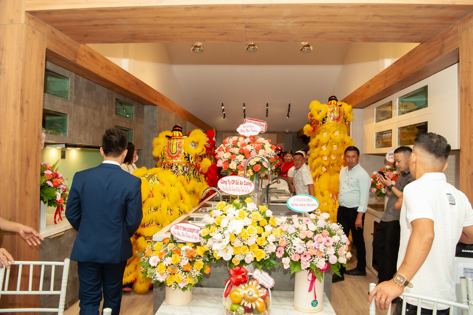 ancuong-ngocth om-1.jpg