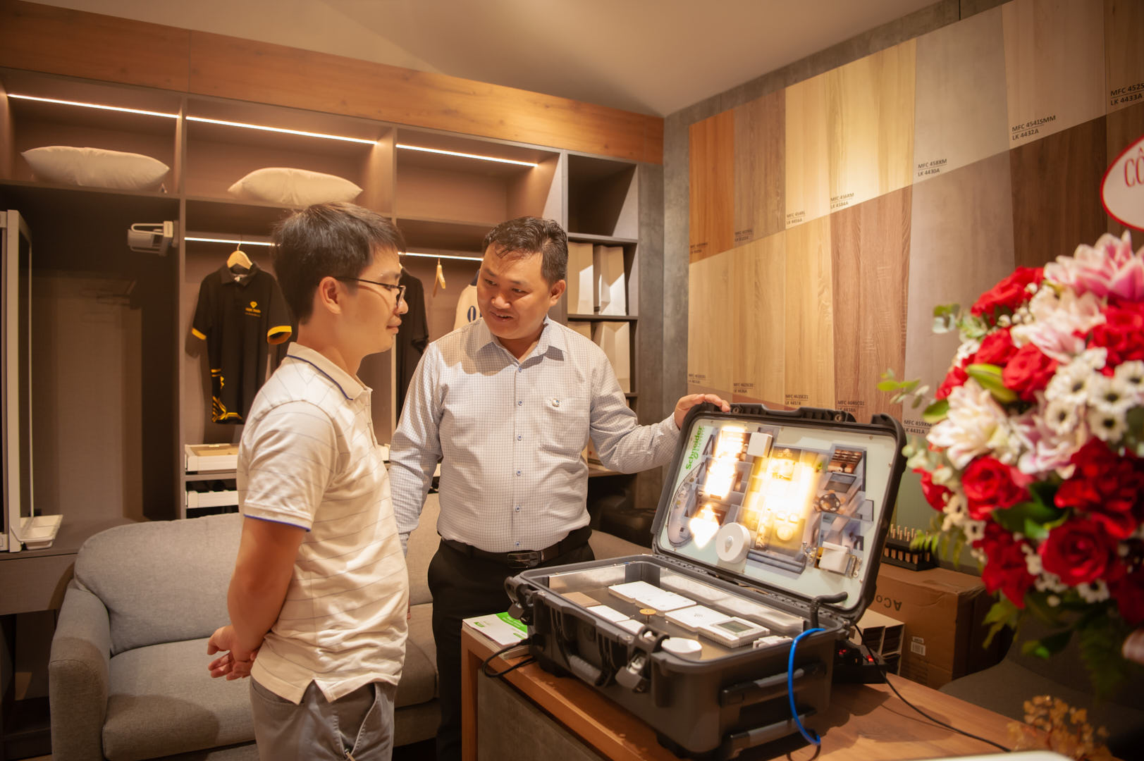 ancuong-ngocth om-1.jpg