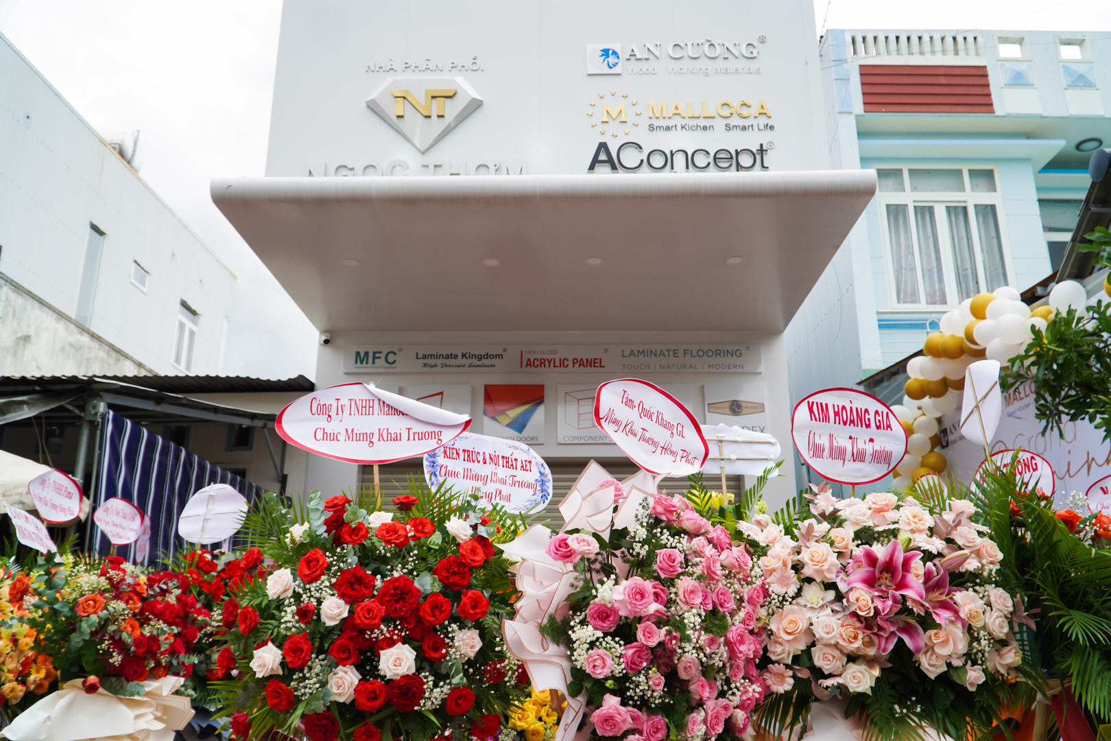 ancuong-ngocth om-1.jpg