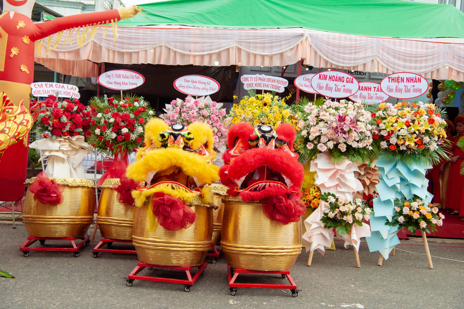 ancuong-ngocth om-1.jpg