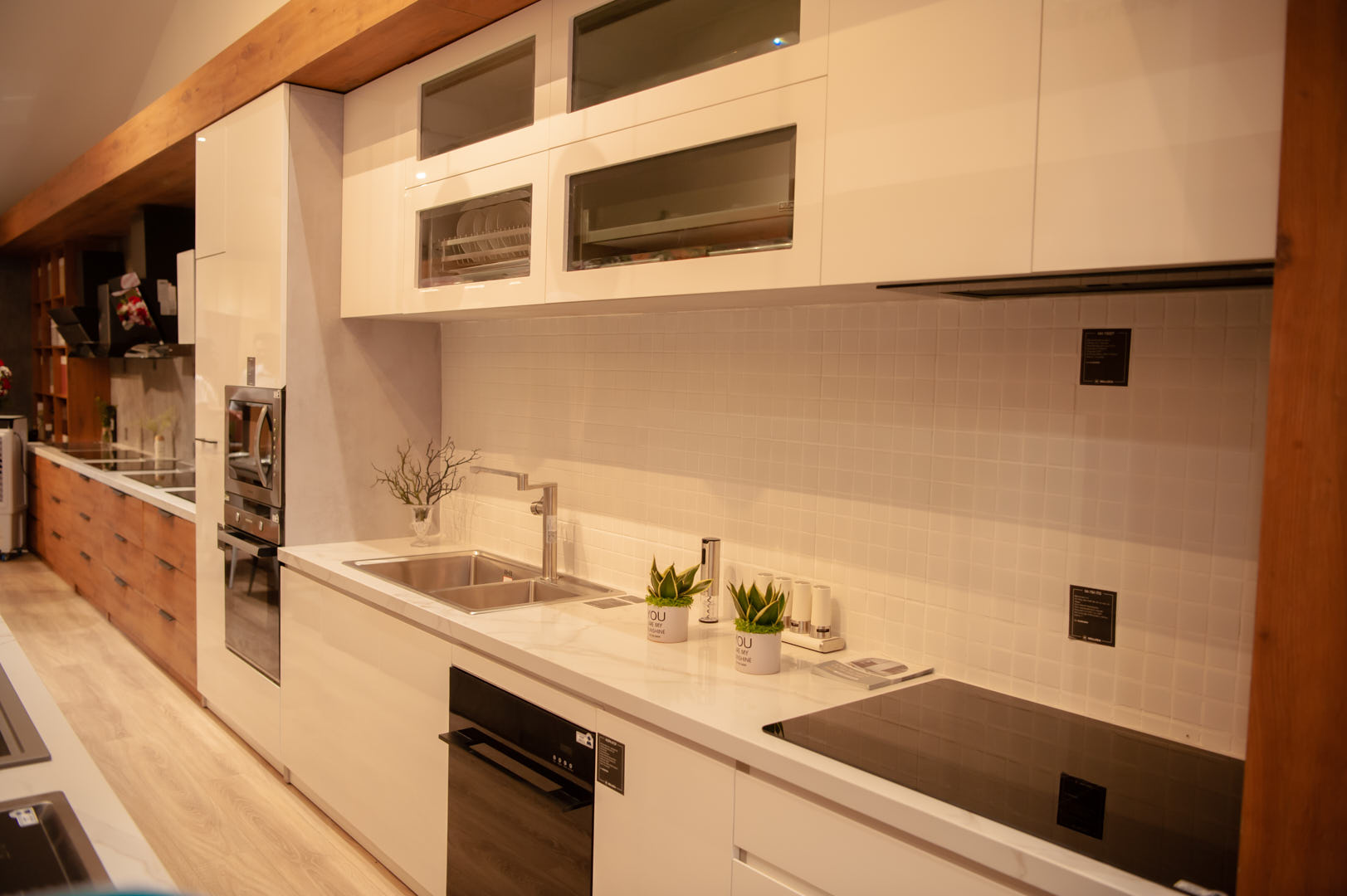 ancuong-ngocth om-1.jpg