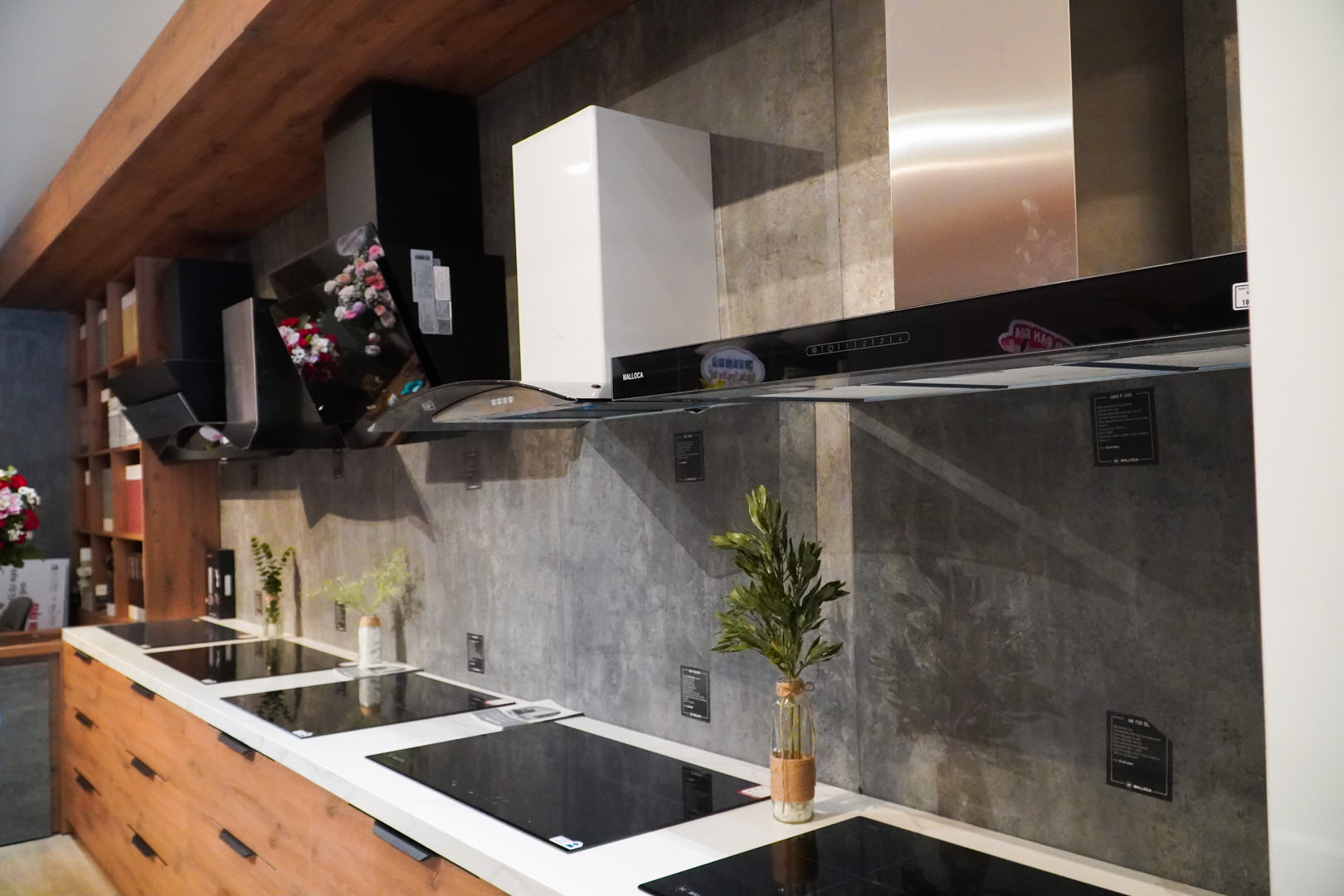 ancuong-ngocth om-1.jpg