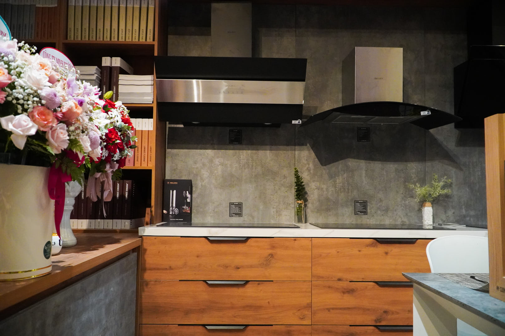 ancuong-ngocth om-1.jpg