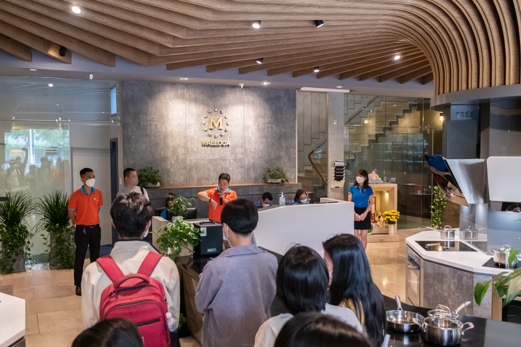 ancuong-vanlan g-2.jpg