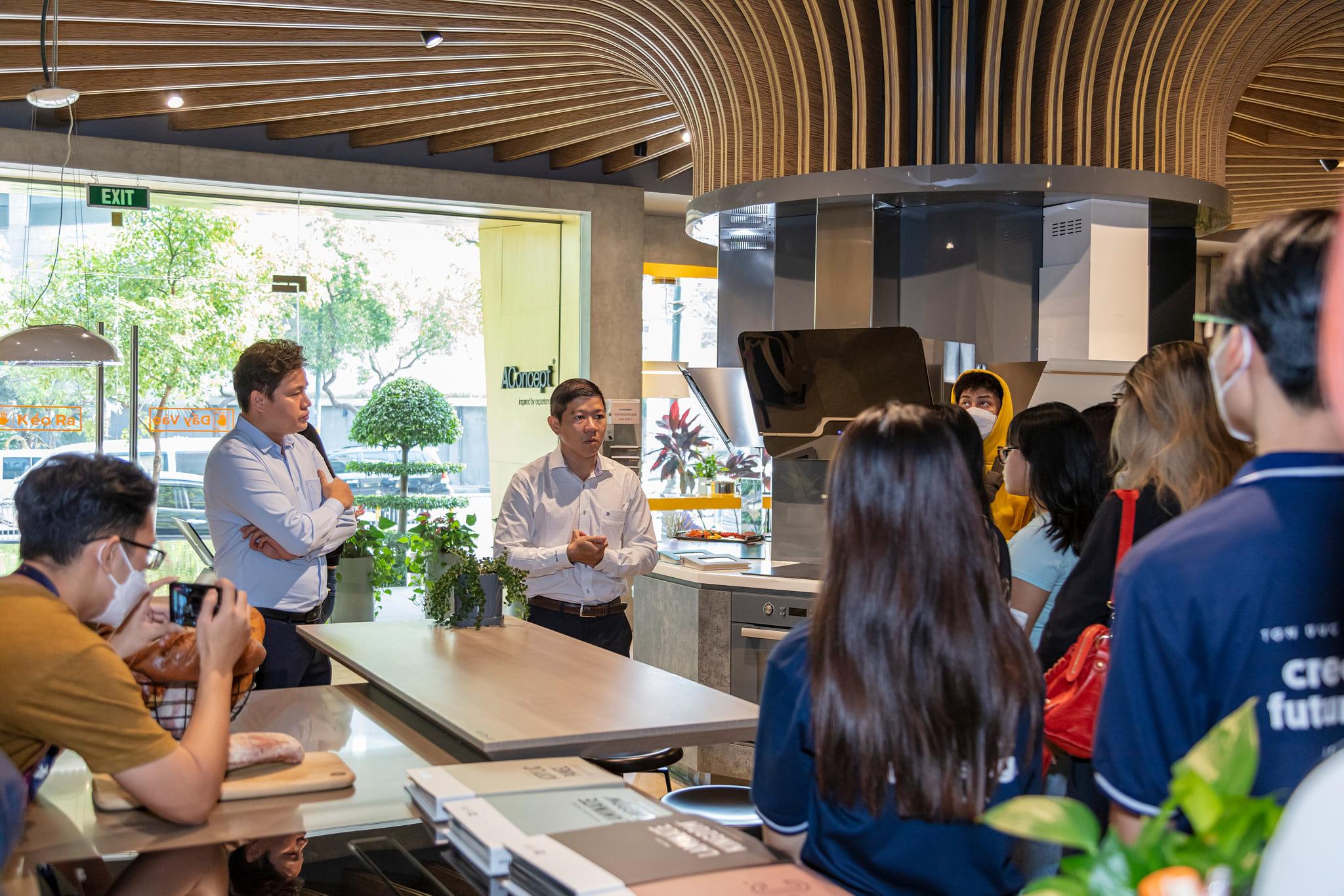 ancuong-tonduc thang-showroom -1.jpg