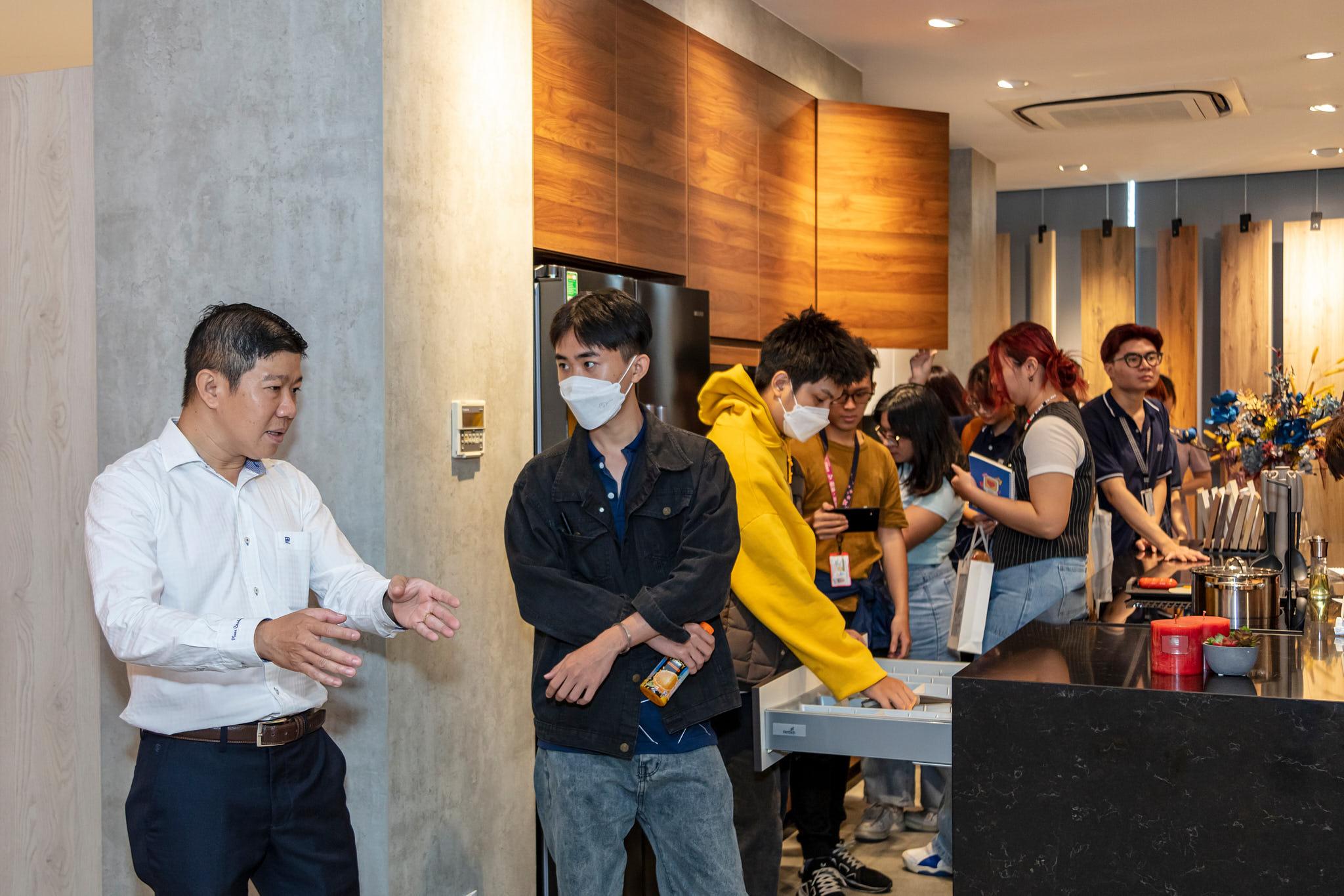 ancuong-tonduc thang-showroom -10.jpg