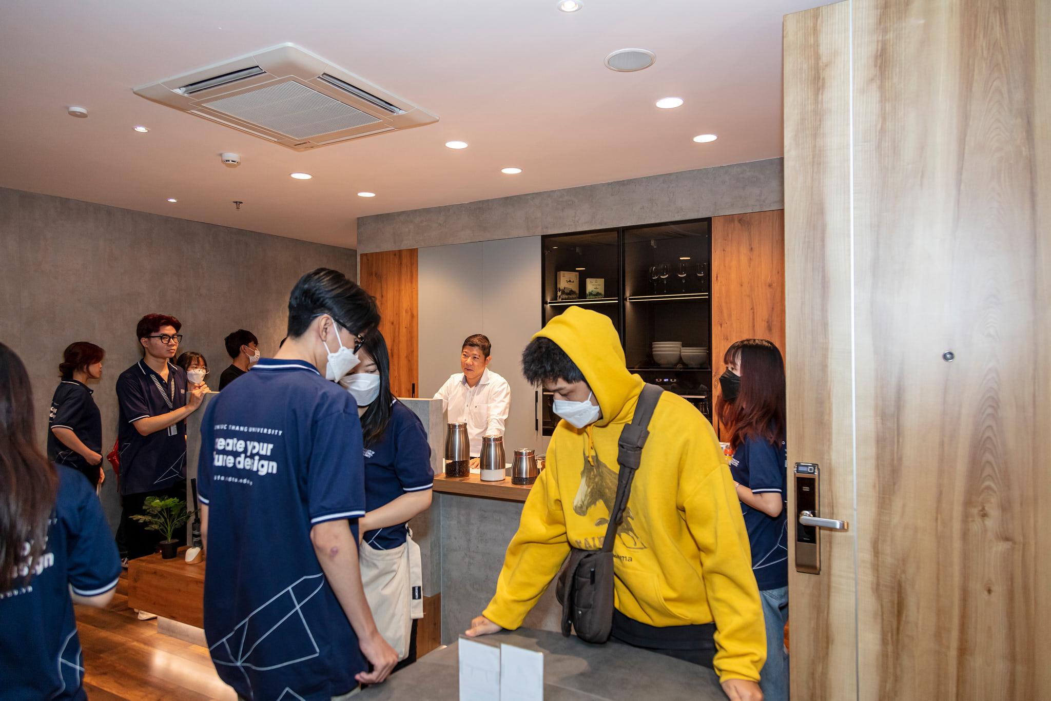 ancuong-tonduc thang-showroom -14.jpg