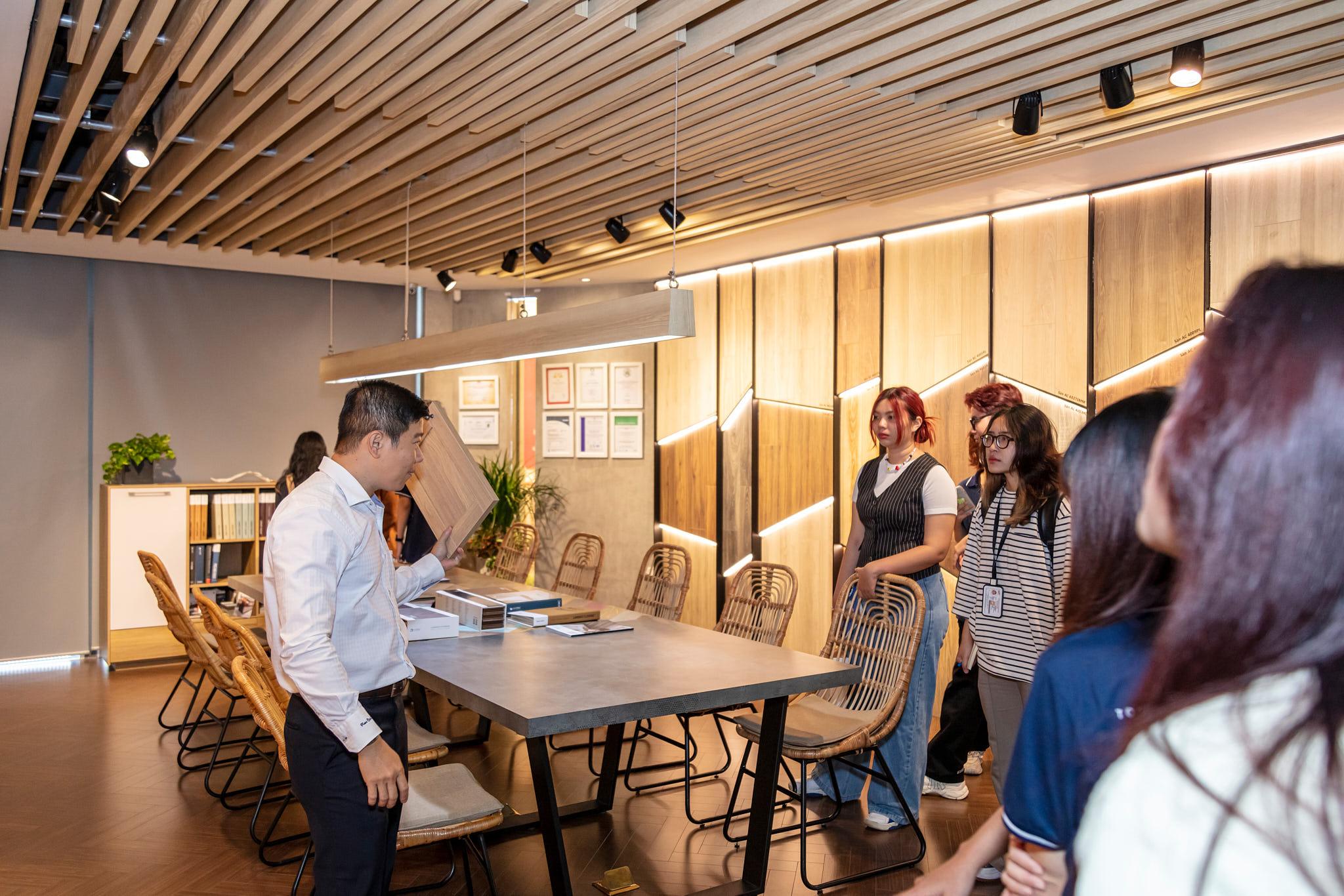 ancuong-tonduc thang-showroom -15.jpg