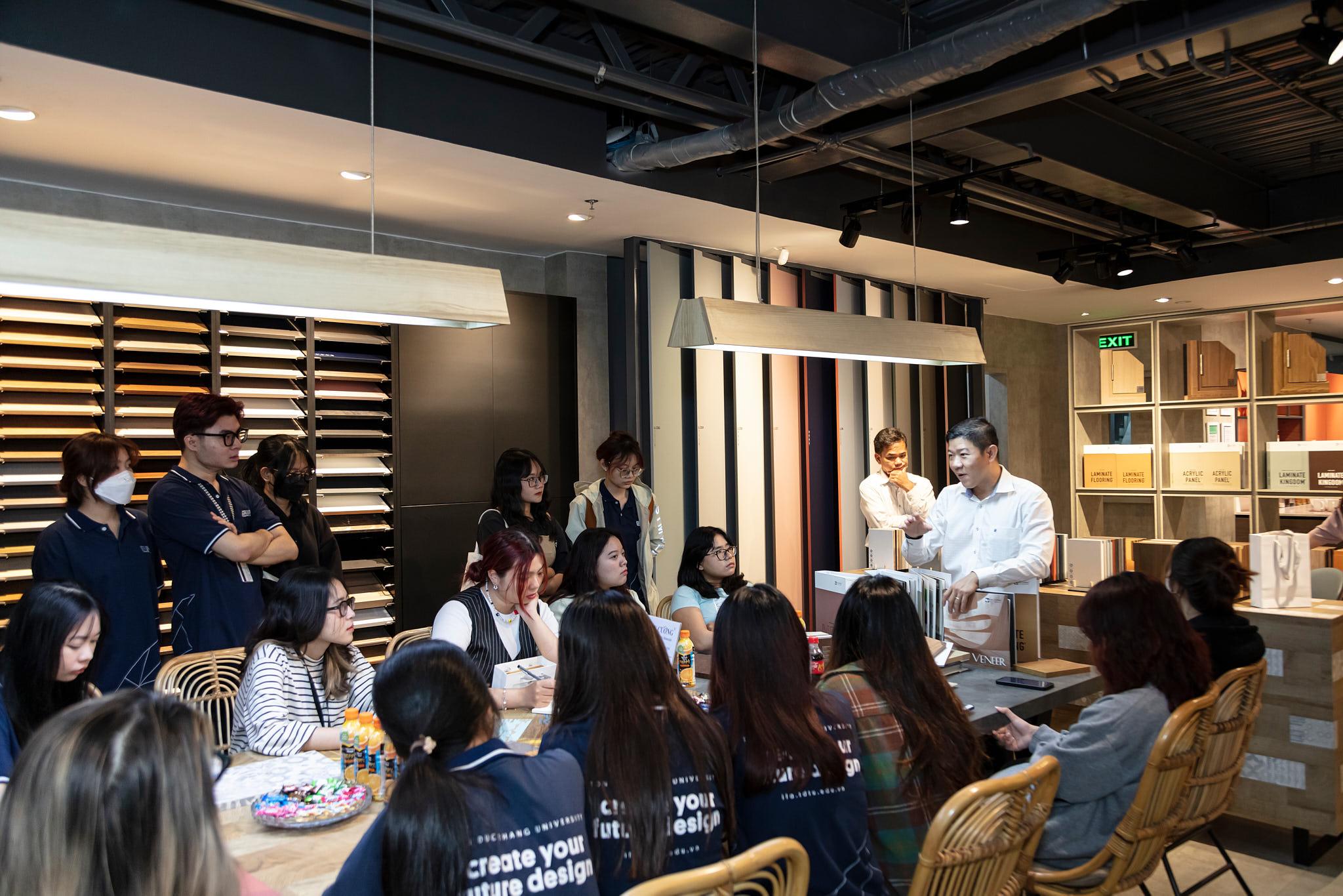 ancuong-tonduc thang-showroom -7.jpg